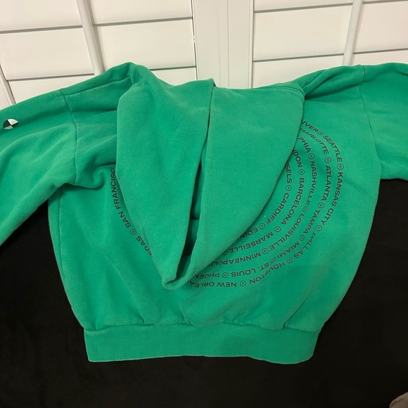 Official 🎤 Beyoncé 🎤 23 World Tour 🏟️ Hoodie Green (S) - Picture 3 of 5